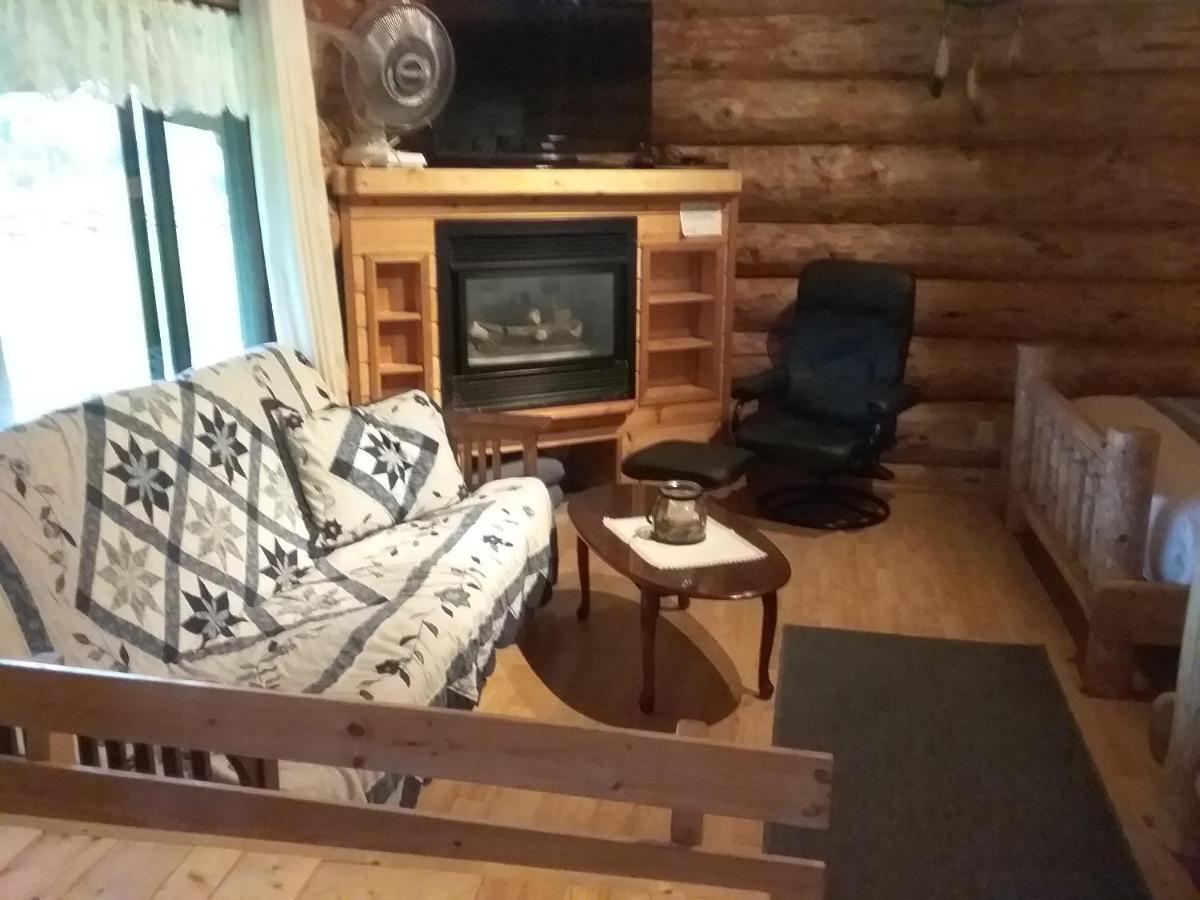 Wells Gray Guest Ranch Hotel Клиъруотър Екстериор снимка