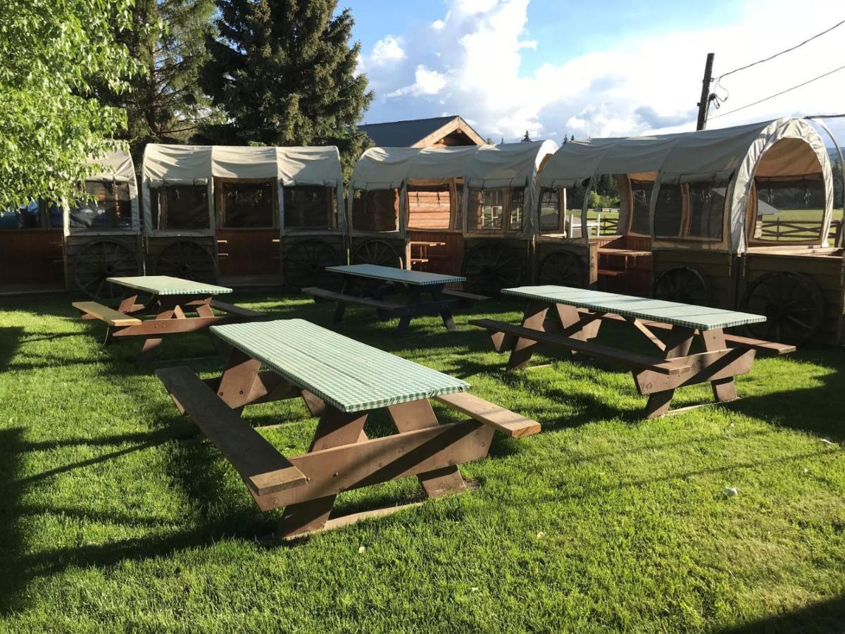 Wells Gray Guest Ranch Hotel Клиъруотър Екстериор снимка