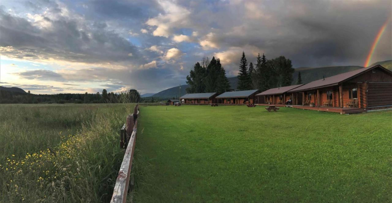 Wells Gray Guest Ranch Hotel Клиъруотър Екстериор снимка