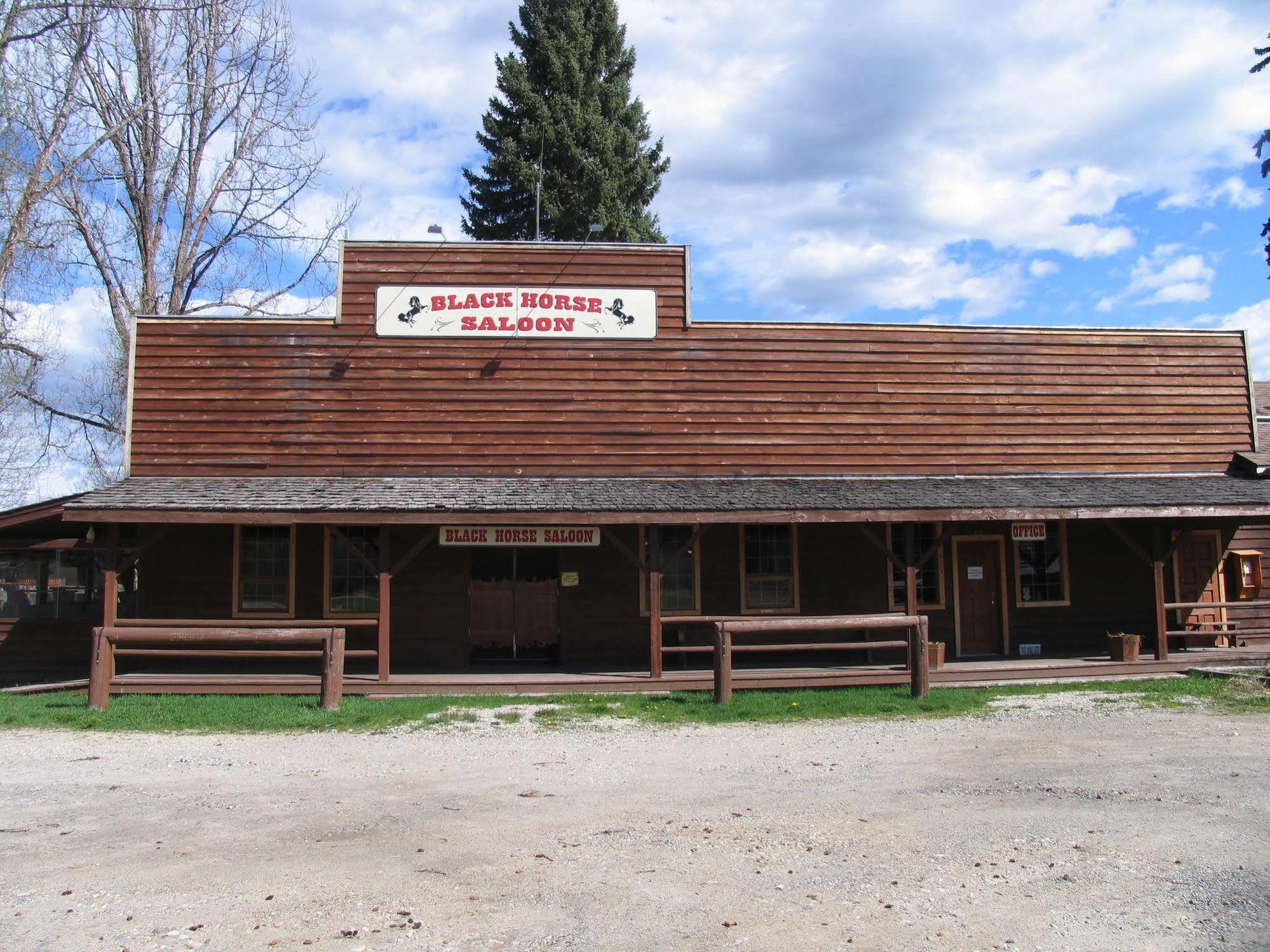Wells Gray Guest Ranch Hotel Клиъруотър Екстериор снимка