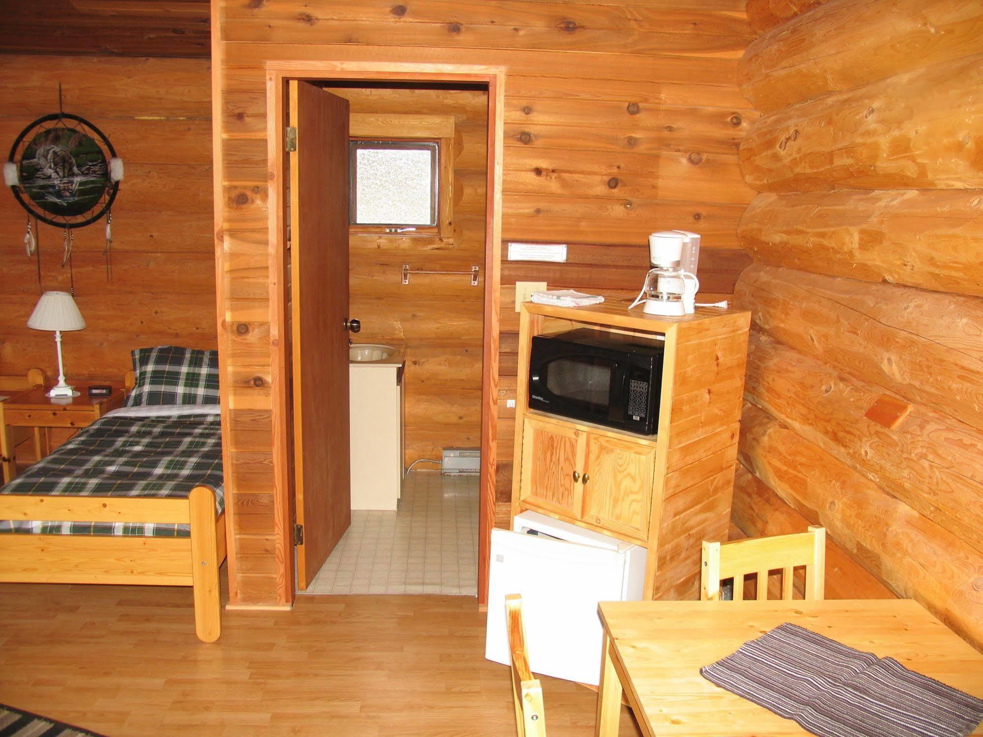 Wells Gray Guest Ranch Hotel Клиъруотър Екстериор снимка