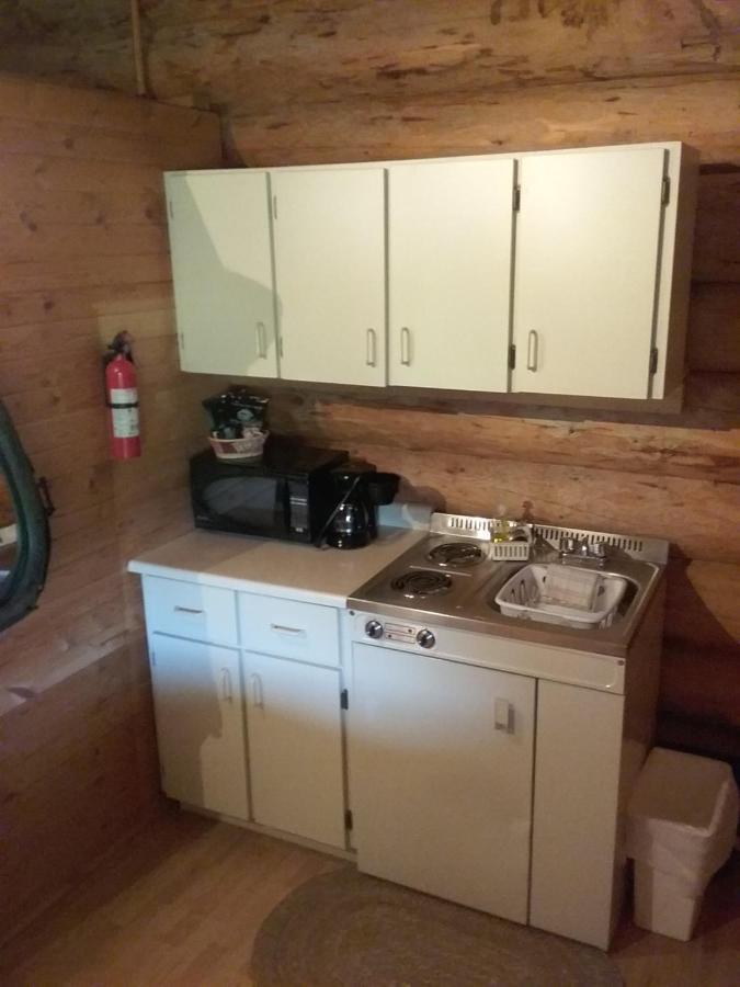 Wells Gray Guest Ranch Hotel Клиъруотър Екстериор снимка